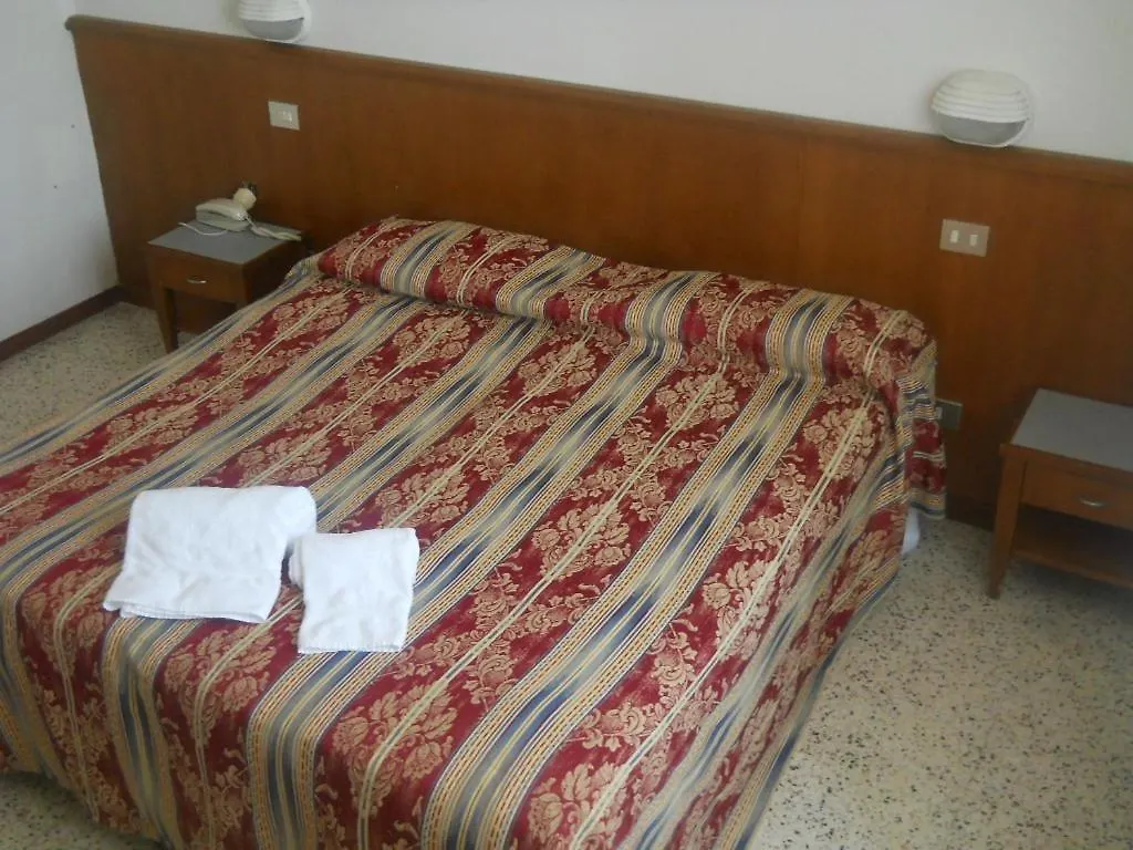 Hotel Quisisana Chianciano Terme 3*,